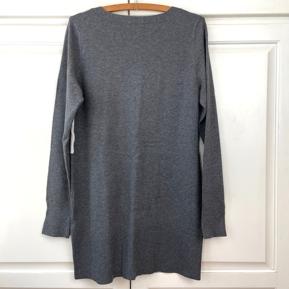 WHITE HOUSE BLACK MARKET Color Block Black Gray V-Neck Tunic Sweater Sz M NWT - Picture 4 of 11